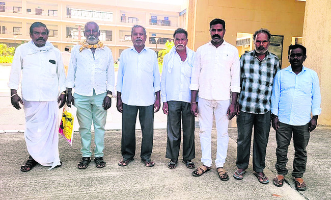 అర్జీలను గడువులోగా పరిష్కరించాలి1