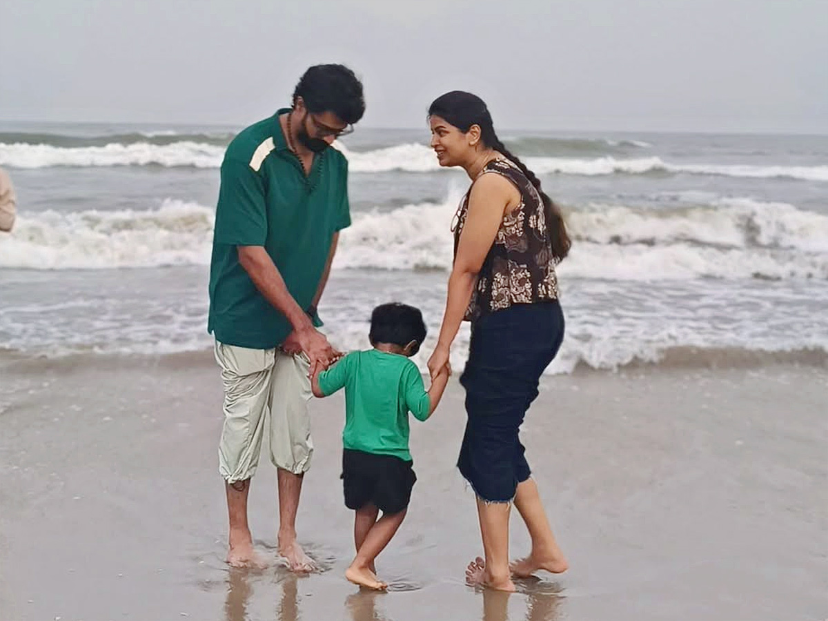 Actor Naveen Chandra Melts Hearts Sharing Rare Family Moments On SOcial Media Photos5