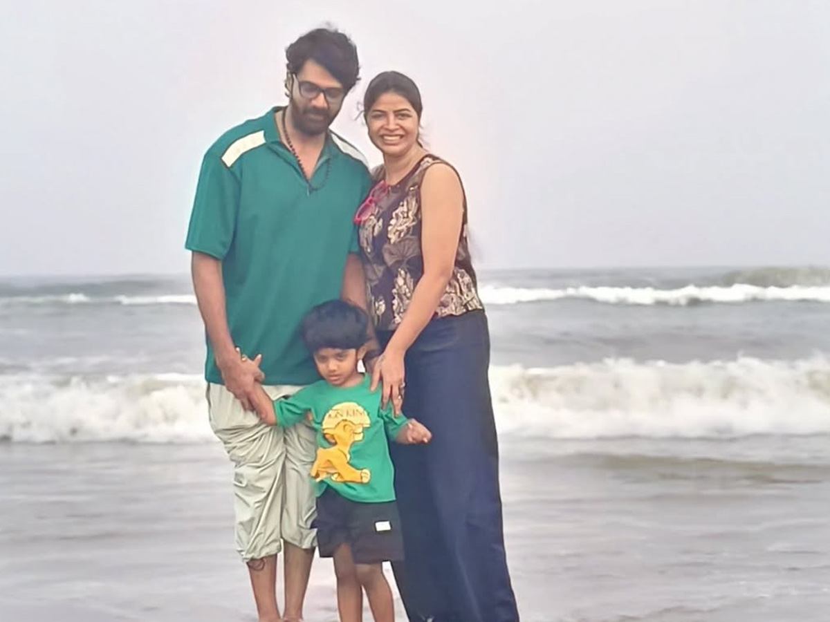 Actor Naveen Chandra Melts Hearts Sharing Rare Family Moments On SOcial Media Photos1