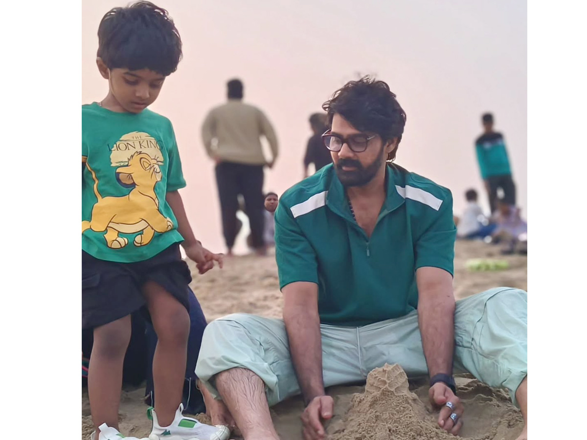 Actor Naveen Chandra Melts Hearts Sharing Rare Family Moments On SOcial Media Photos6