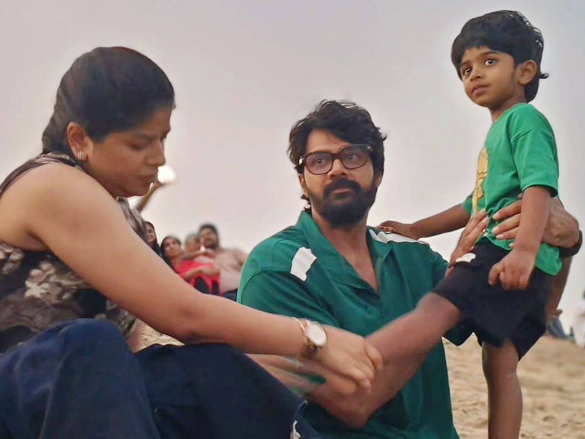 Actor Naveen Chandra Melts Hearts Sharing Rare Family Moments On SOcial Media Photos7