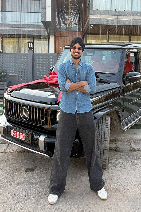 Cricketer Arshdeep Singh Purchases New Car After Returning Home From Australia Tour Photos2