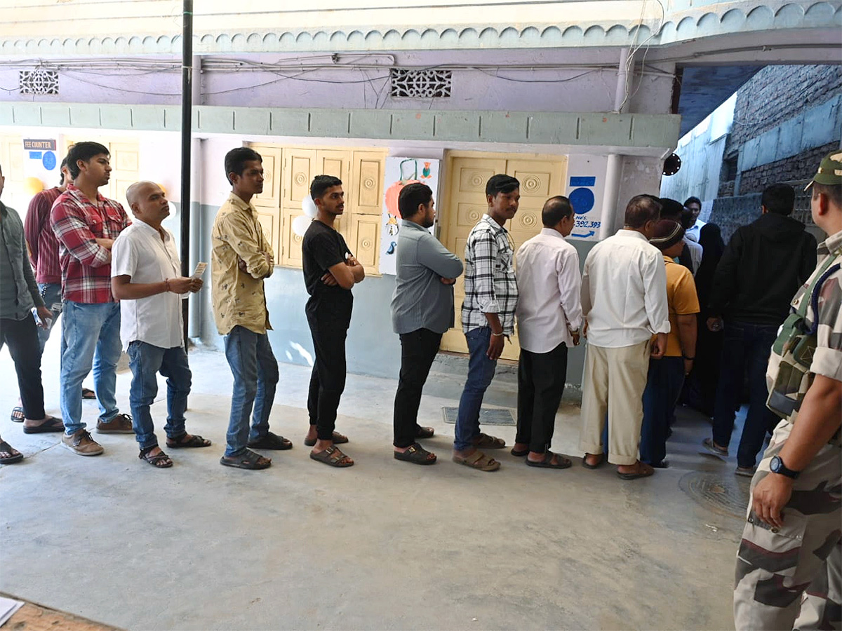 Jubilee Hills Polling Continues Till Today 6PM Photos10