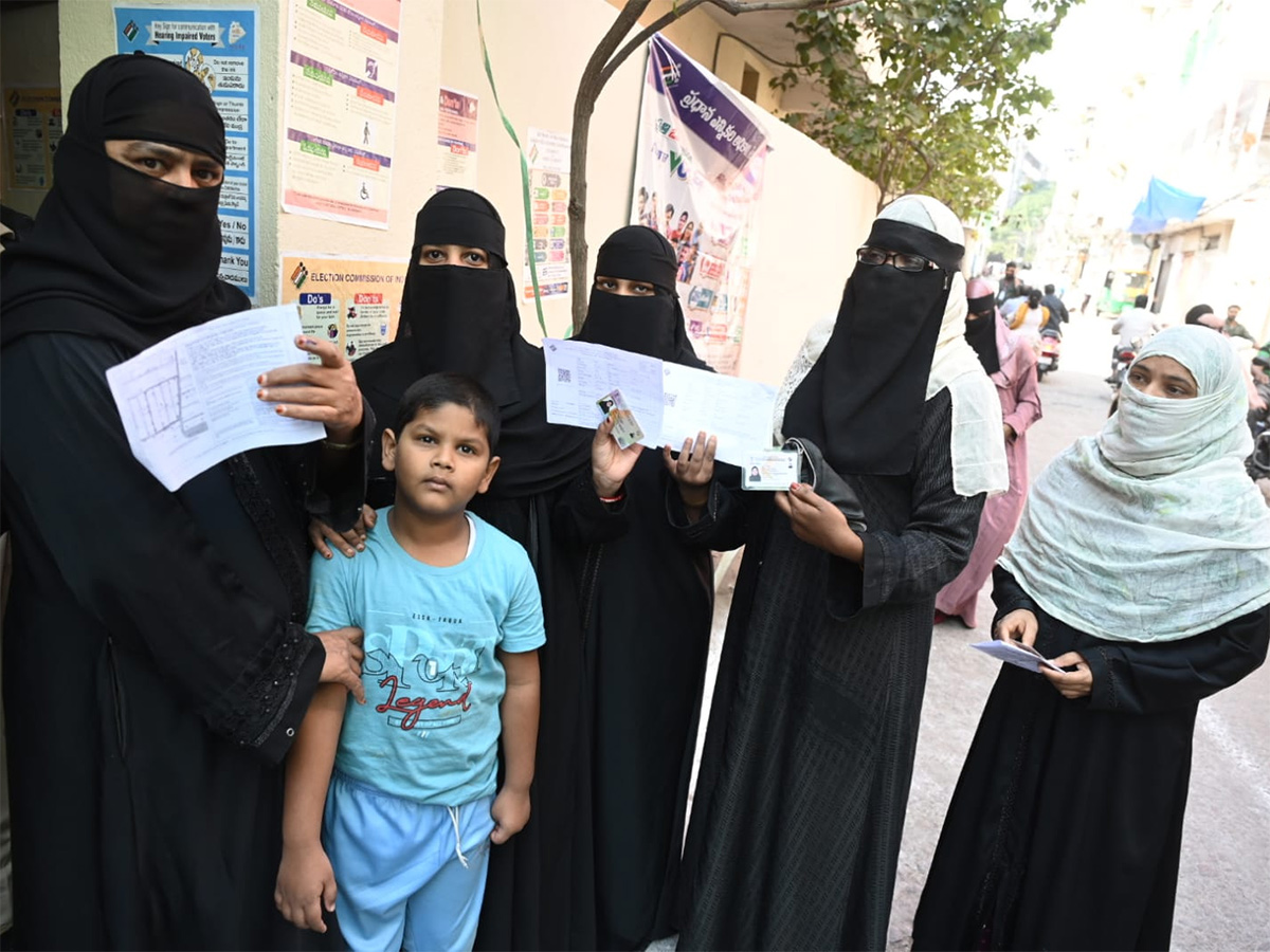 Jubilee Hills Polling Continues Till Today 6PM Photos12