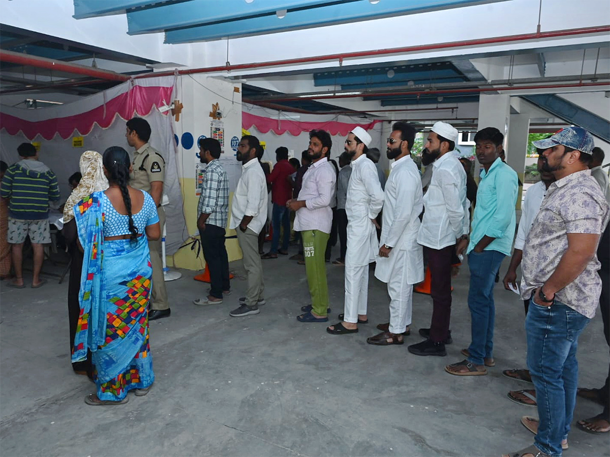Jubilee Hills Polling Continues Till Today 6PM Photos14