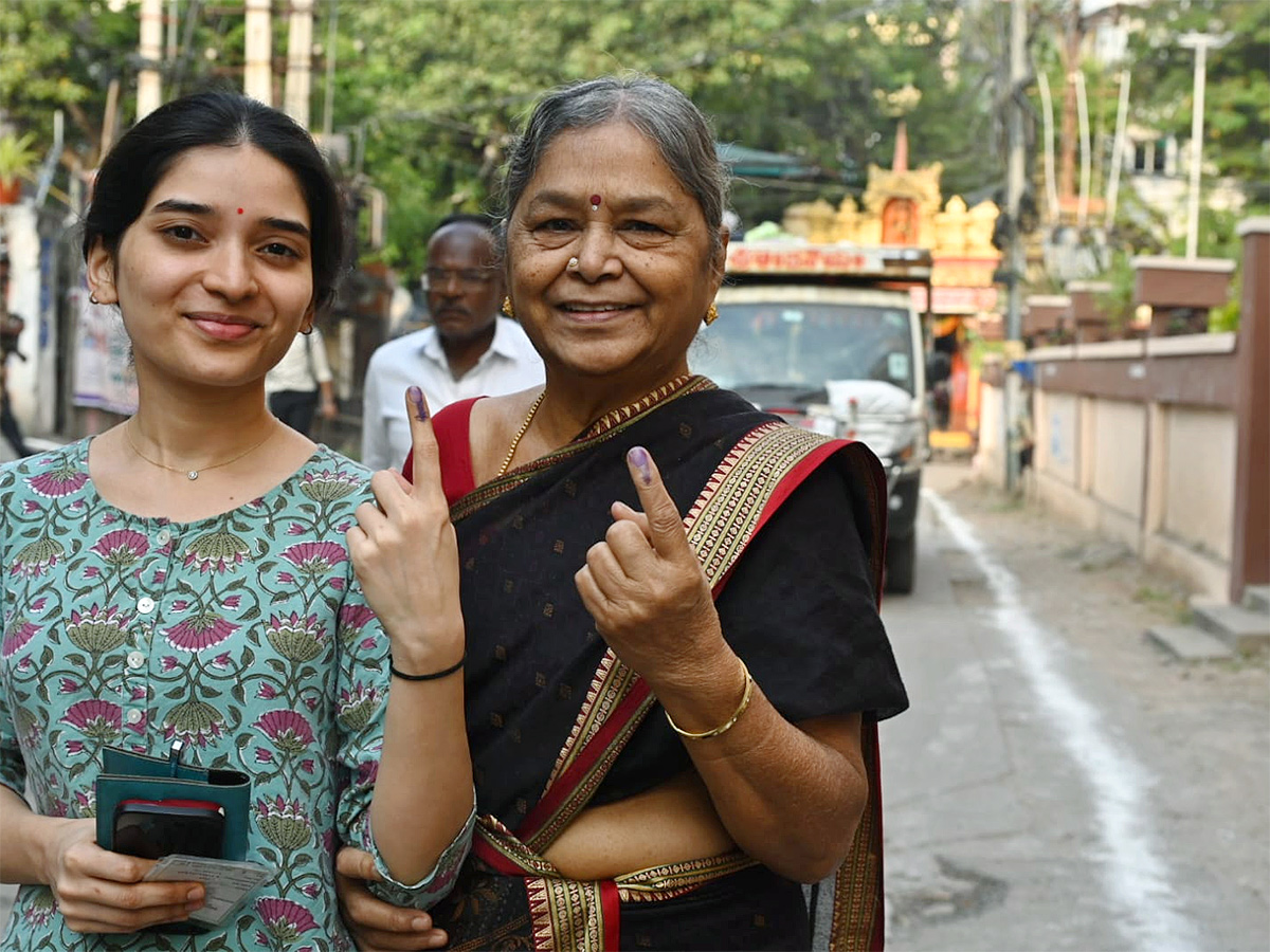 Jubilee Hills Polling Continues Till Today 6PM Photos15