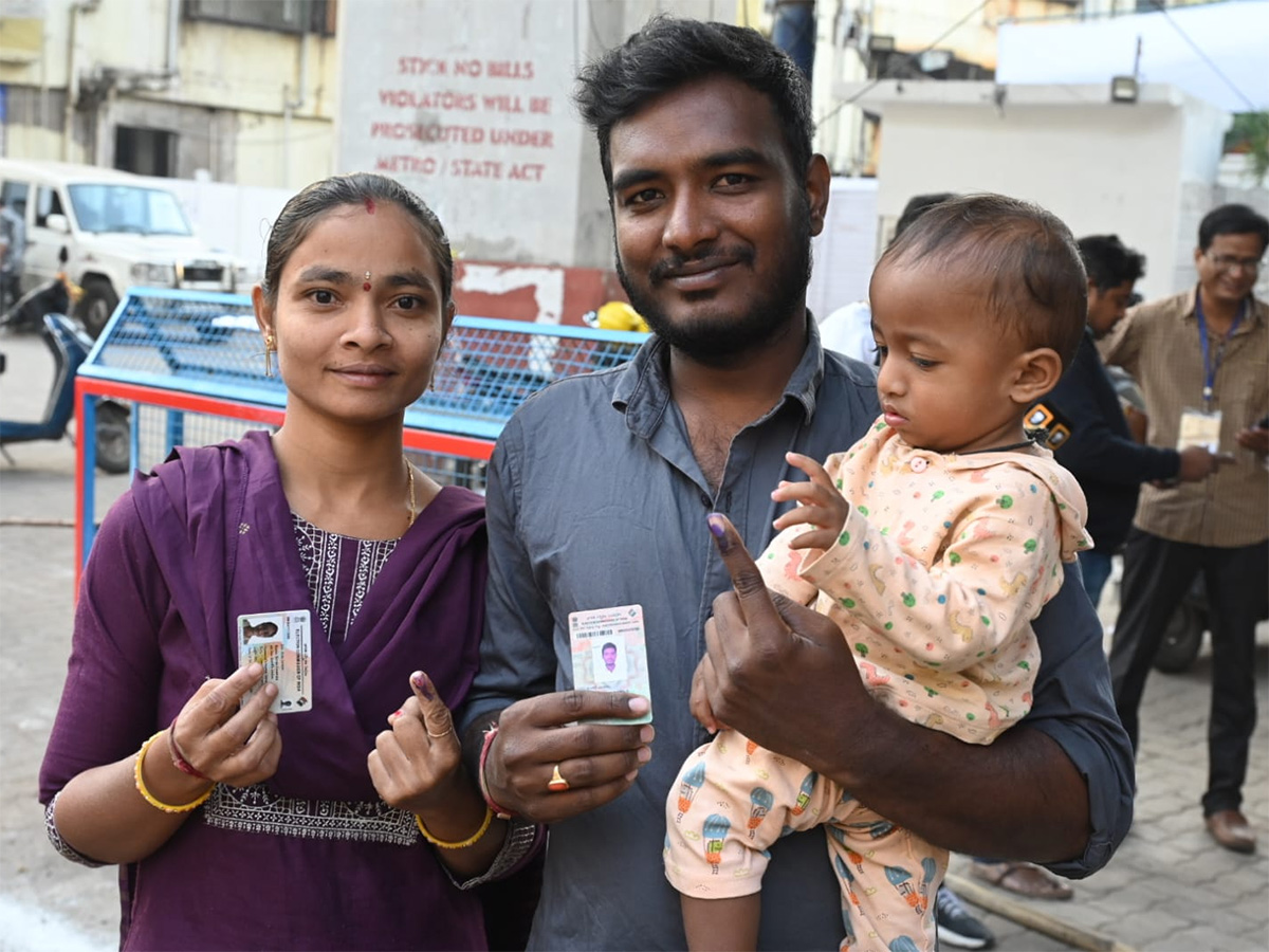 Jubilee Hills Polling Continues Till Today 6PM Photos16