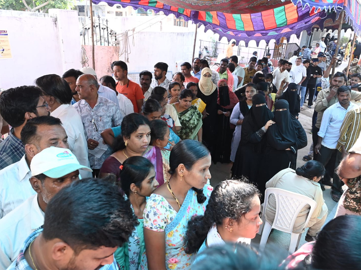 Jubilee Hills Polling Continues Till Today 6PM Photos2