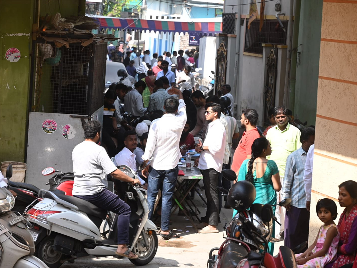 Jubilee Hills Polling Continues Till Today 6PM Photos6