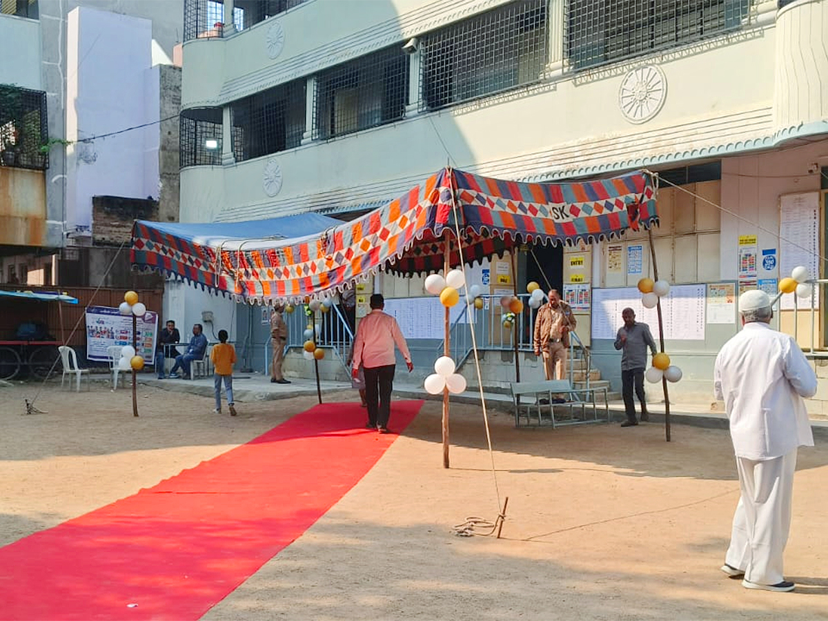 Jubilee Hills By-Elections 2025 Polling Photos13