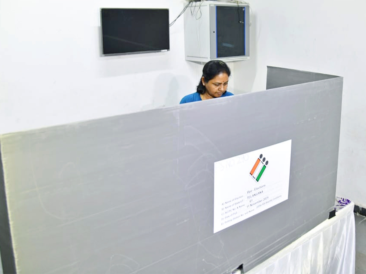 Jubilee Hills By-Elections 2025 Polling Photos3
