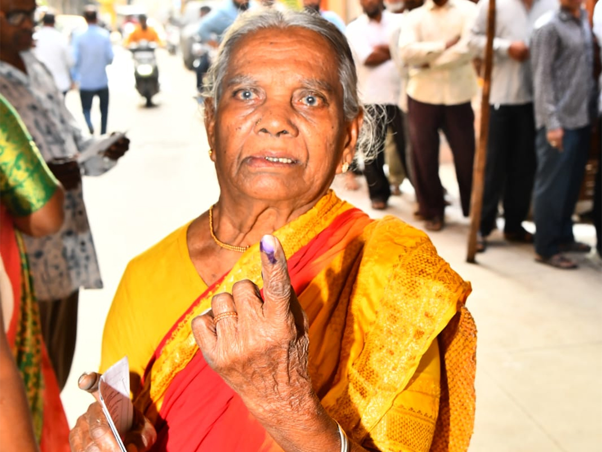 Jubilee Hills By-Elections 2025 Polling Photos4