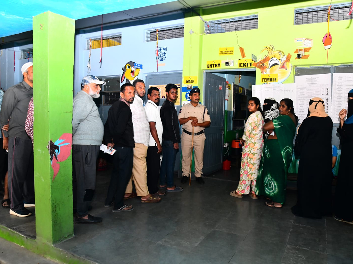 Jubilee Hills By-Elections 2025 Polling Photos5