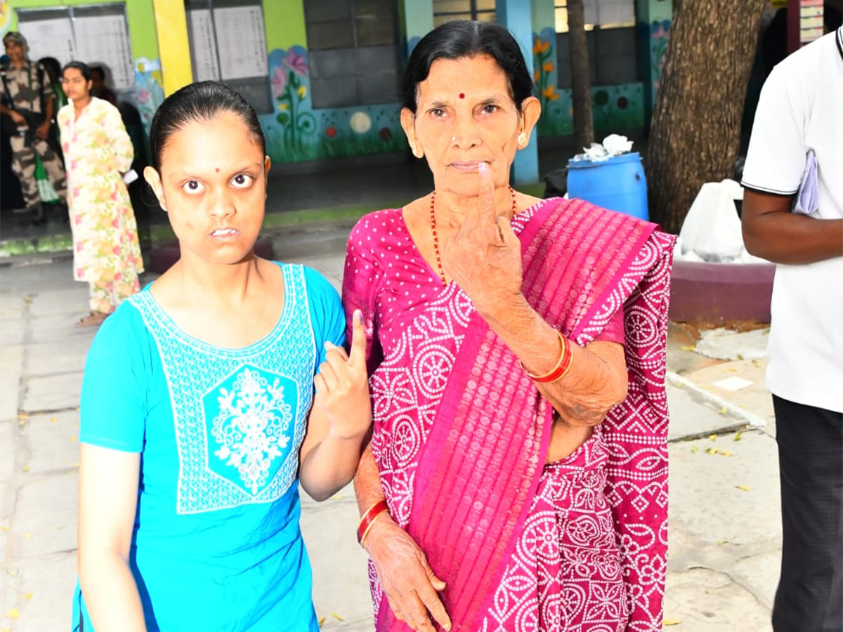 Jubilee Hills By-Elections 2025 Polling Photos6