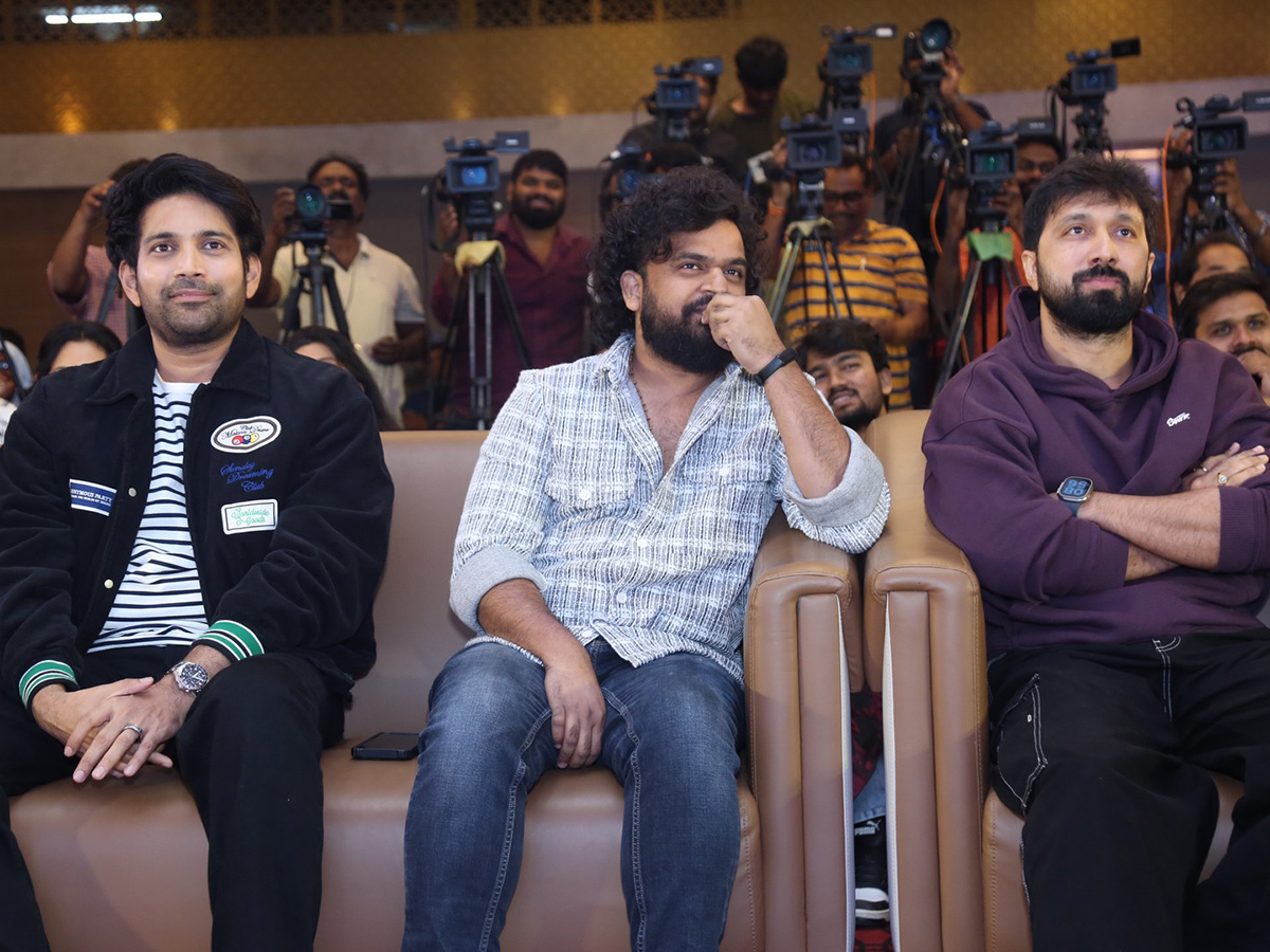 Santhana Prapthirasthu Pre Release Event Photos17