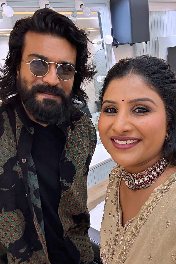 Singer Mangli with Team Peddi Shine At AR Rahman Spectacular Concert PHotos3