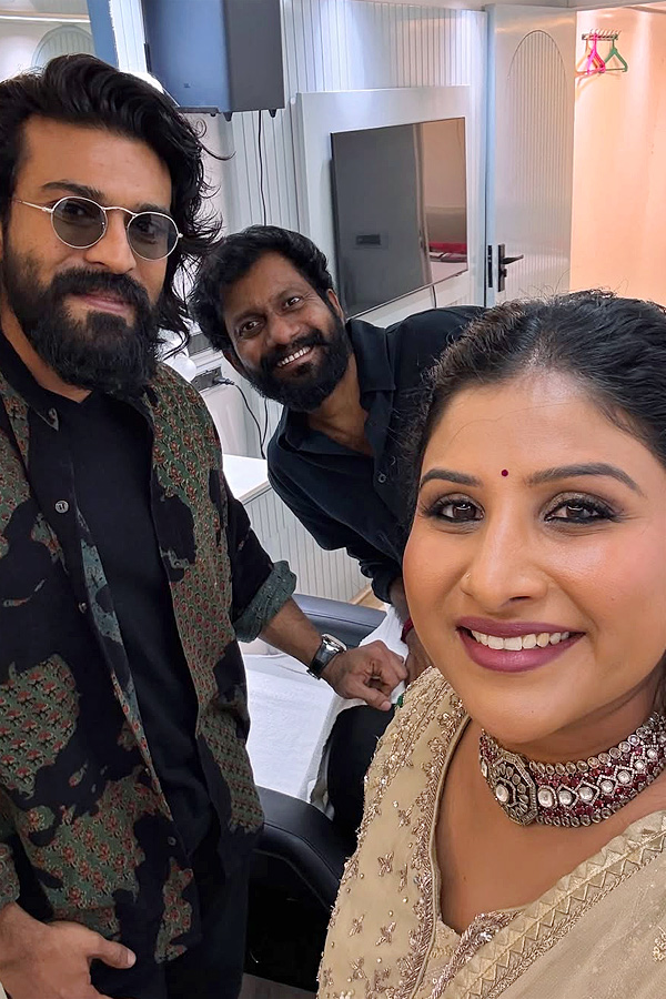 Singer Mangli with Team Peddi Shine At AR Rahman Spectacular Concert PHotos6