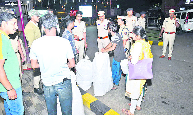 అణువణువూ చెకింగ్‌1