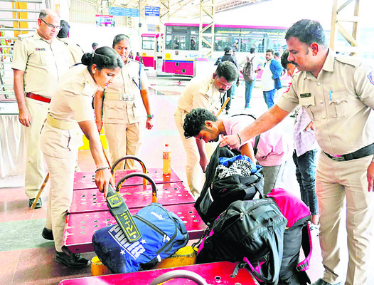 అణువణువూ చెకింగ్‌4