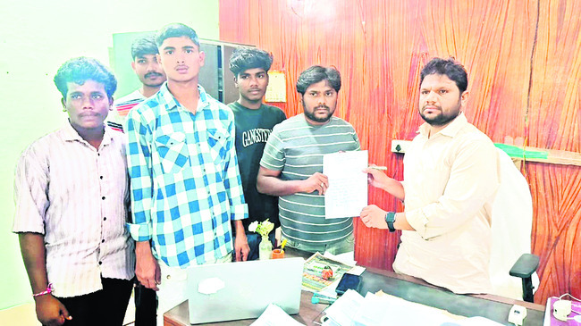 ఫేక్‌ నంబర్‌ ప్లేట్‌  వినియోగిస్తే చర్యలు
1