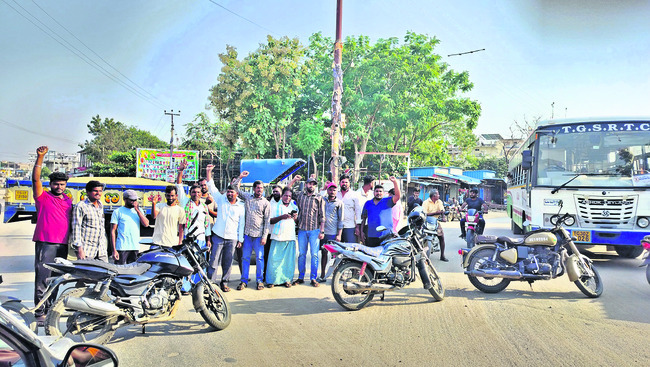 వందశాతం ఉత్తీర్ణత సాధించాలి 
2