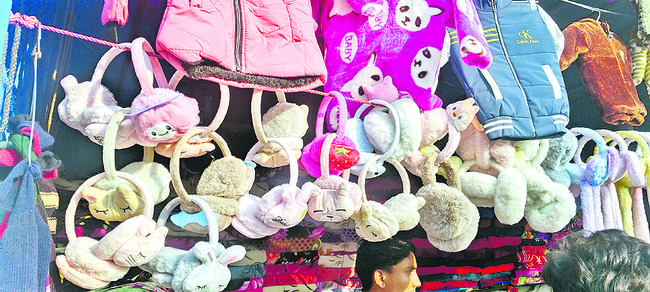 స్వెట్టర్లకు భలే గిరాకీ1