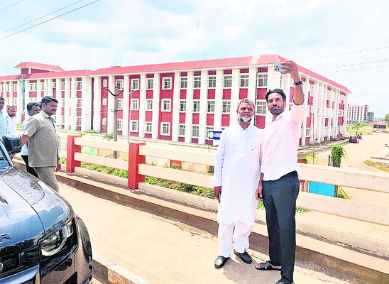 మెడికల్‌ కాలేజీలకు చంద్రగ్రహణం1