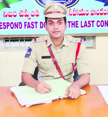 గ్రామ పోలీసు వ్యవస్థకు గ్రహణం1