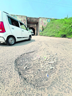 ● రోడ్లు ఛిద్రం.. ప్రయాణం నరకం4