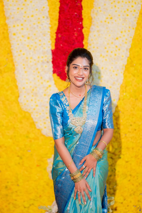 Actress Supritha Stuns In Traditional Look Photos2