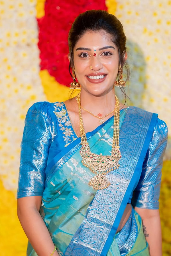 Actress Supritha Stuns In Traditional Look Photos3