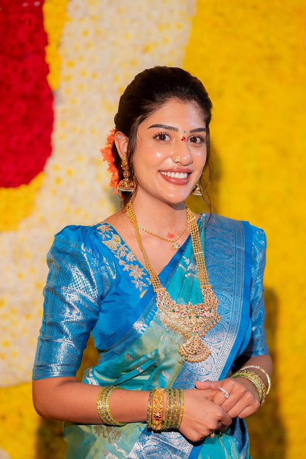 Actress Supritha Stuns In Traditional Look Photos7