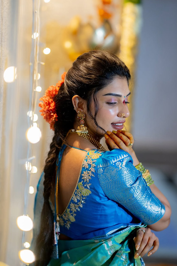 Actress Supritha Stuns In Traditional Look Photos9