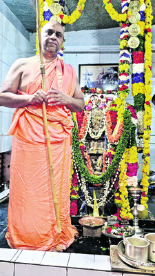 రఘునందన తీర్థుల మధ్యారాధన 1