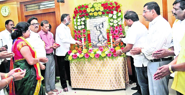 ఓబవ్వ ధైర్యసాహసాలు స్ఫూర్తిదాయకం1