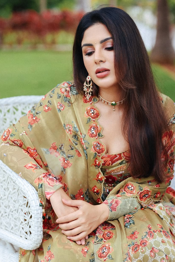 Actress Samyuktha Menon Shared Her Latest Beach Photos15