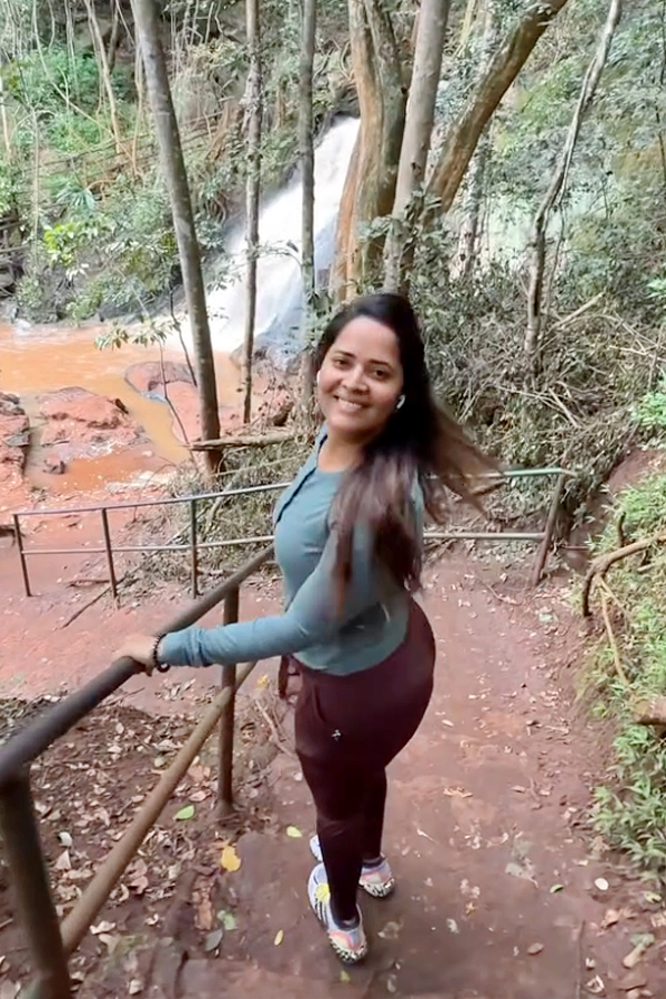 Anasuya Bhardwaj And Her Family Enjoying Vacation Photos2