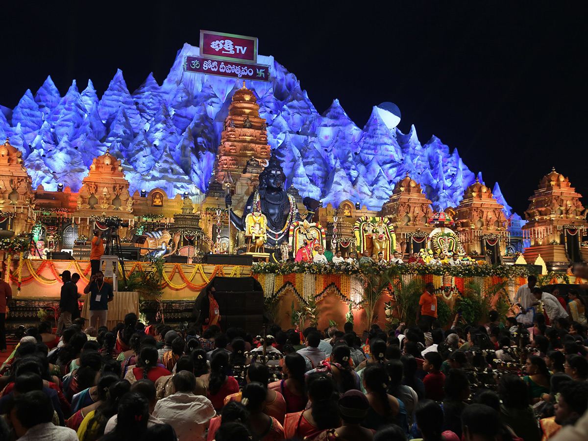 Koti Deepotsavam 2025 in Hyderabad Photos28