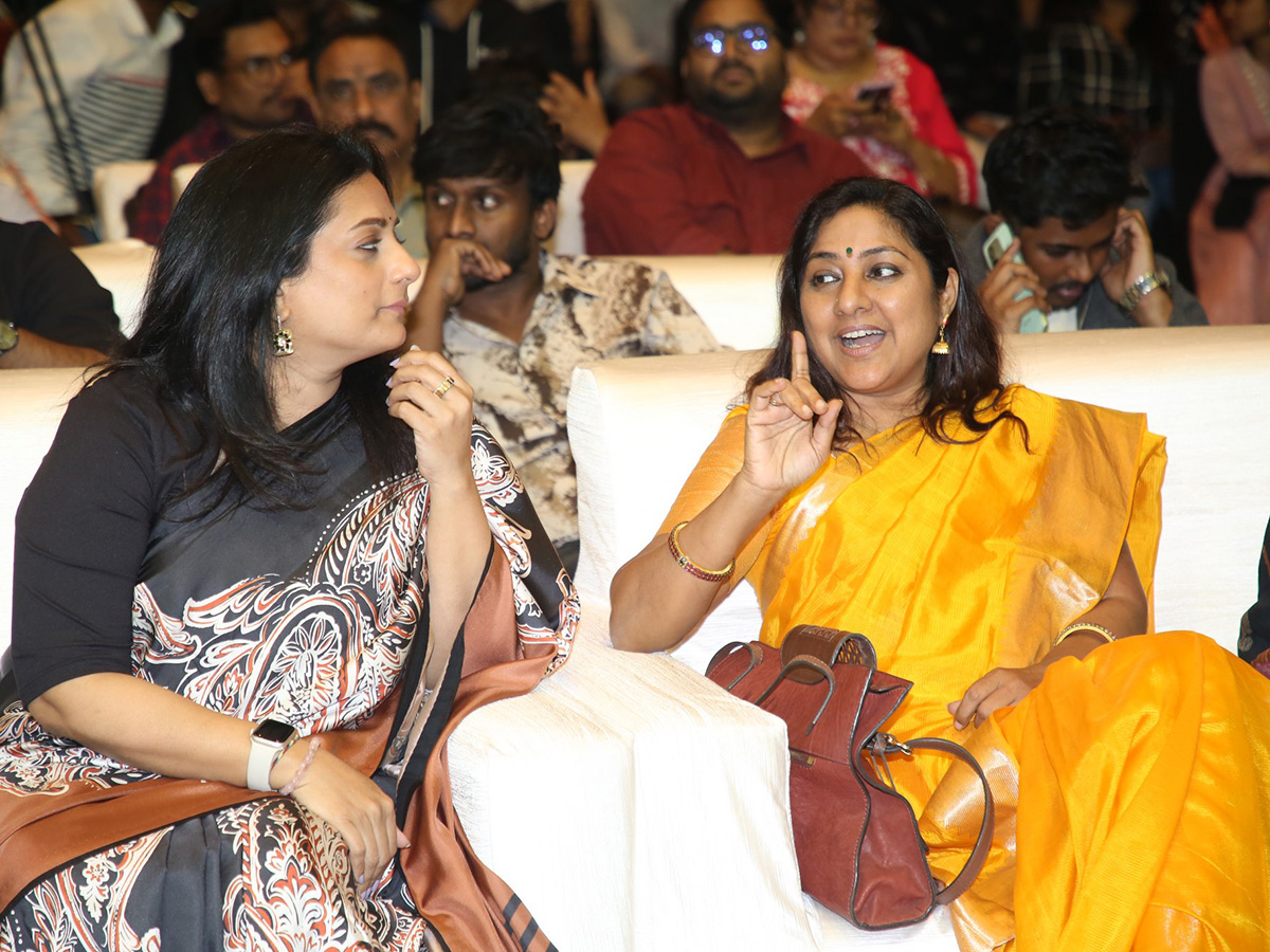 Rashmika Mandanna The Girlfriend Movie Success Meet Photos8