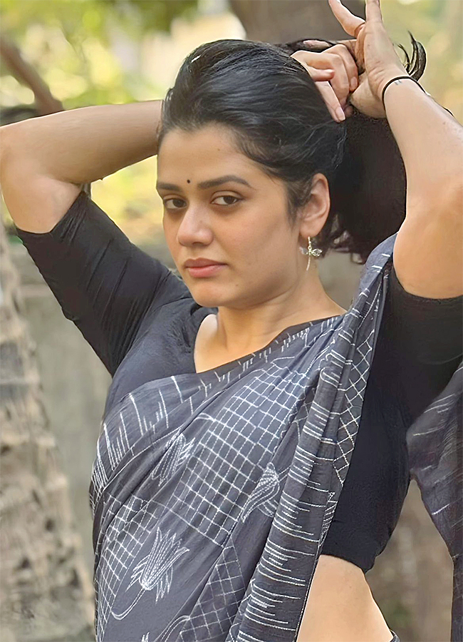 లేటు వయసులో ట్రెండింగ్ అయిపోయిన గిరిజ (ఫొటోలు) | Marathi Actress Girija ...