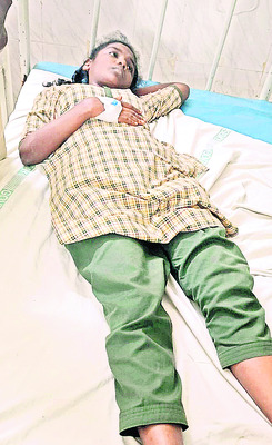 హాస్టల్‌ విద్యార్థులపై గేదె దాడి 1