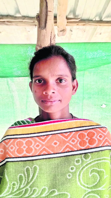 రేకుల షెడ్డు.. మొండి గోడలు3