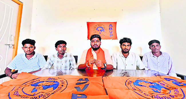 మహిళలు సంపూర్ణ  అక్షరాస్యత సాధించాలి1