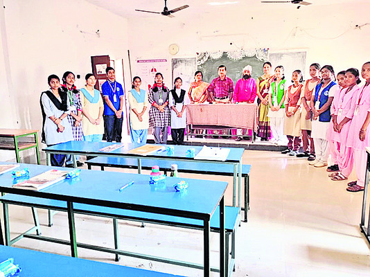 విద్యార్థులకు డిబేట్‌ పోటీలు 1