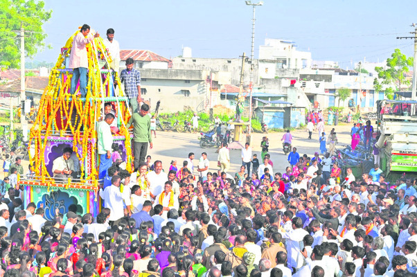 కదిలిన రథం..వెలిగిన అగ్నిగుండం1