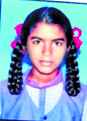 తేలు కాటుకు విద్యార్థిని మృతి 1