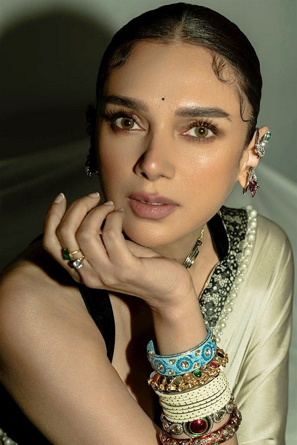 Actress Aditi Rao Hydari Latest Photos7