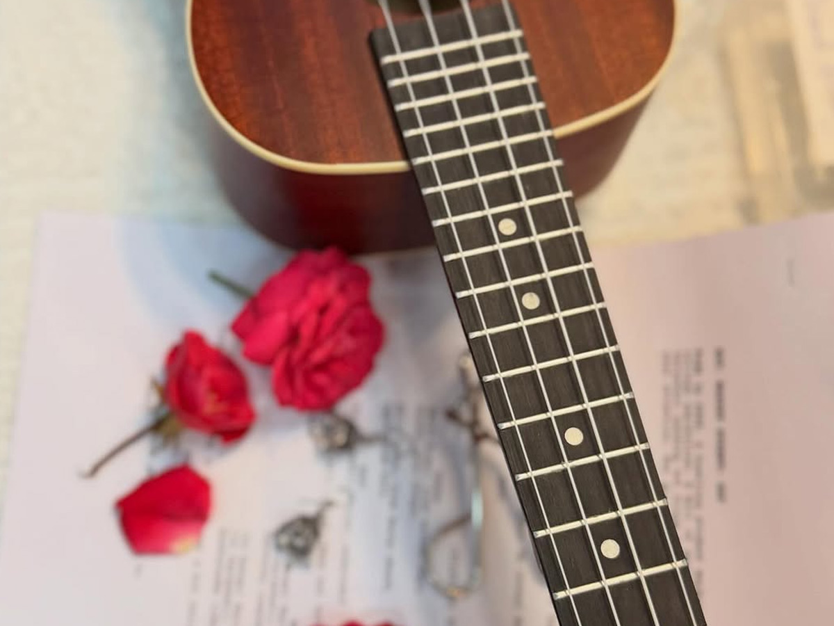 Actress Mrunal Thakur Dacoit Movie Memories Photos9