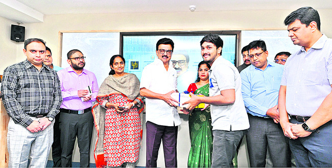 సంపూర్ణ మద్దతు ఇవ్వండి2