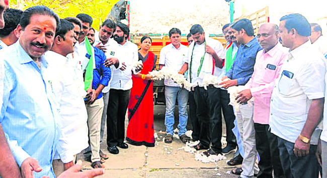 బ్యాంక్‌ అభివృద్ధికి   కృషి చేయాలి1